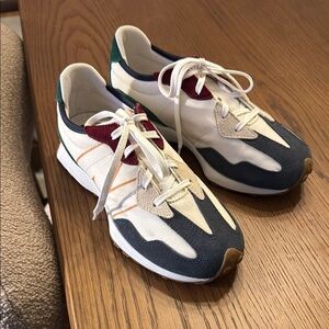 New Balance 327